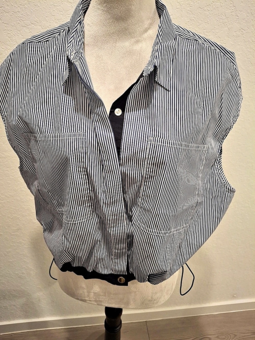 Marc New York Striped Button-Down Top in Blue & White Size Large